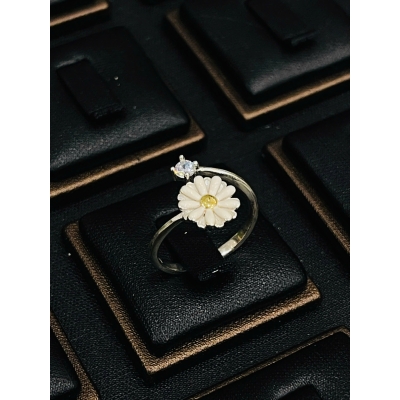 Nhẫn hoa cúc Daisy đính đá